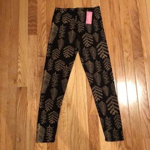 Black pattern leggings